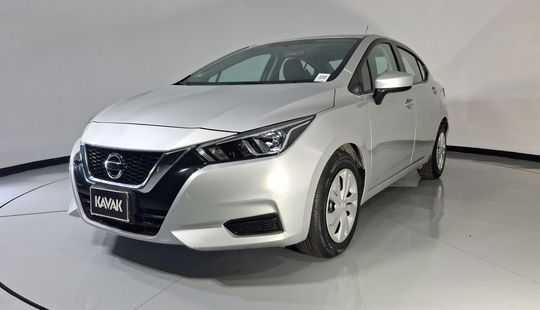 Nissan • Versa