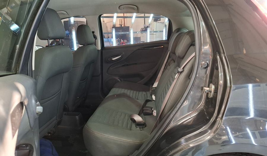 Fiat Punto 1.6 16V ESSENCE 5P Hatchback 2015