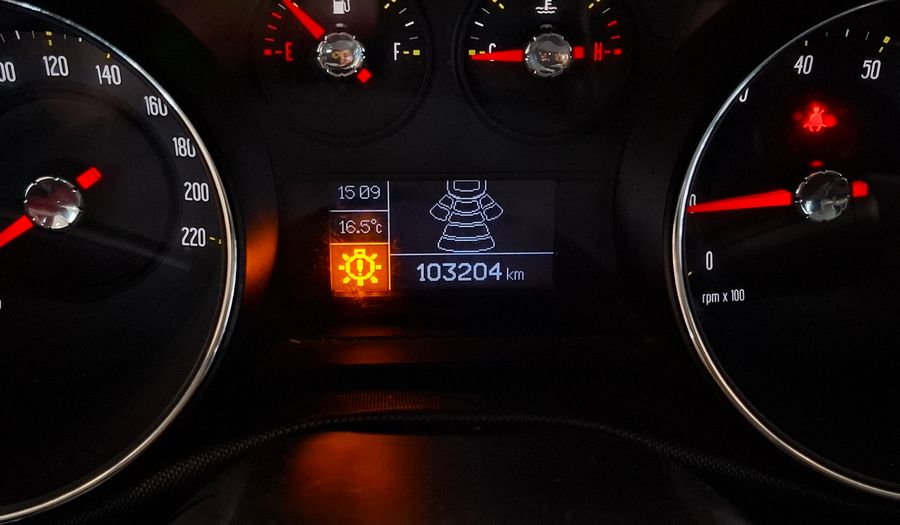 Fiat Punto 1.6 16V ESSENCE 5P Hatchback 2015