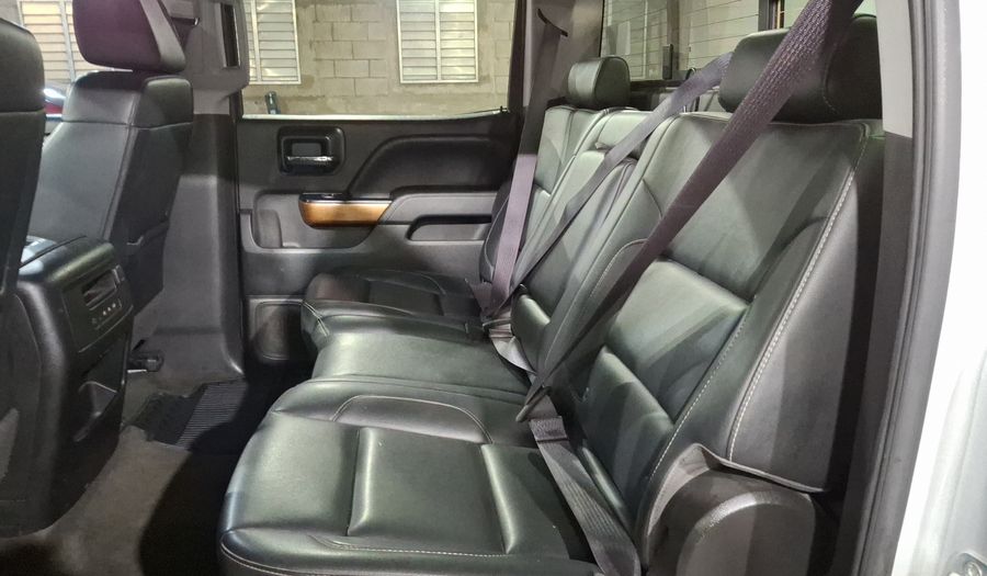 Chevrolet Cheyenne 5.3 2500 CHEYENNE CREW CAB C AT 4WD Pickup 2017