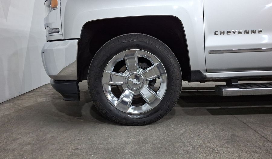 Chevrolet Cheyenne 5.3 2500 CHEYENNE CREW CAB C AT 4WD Pickup 2017
