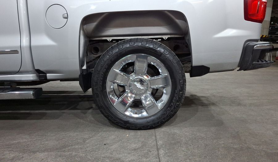 Chevrolet Cheyenne 5.3 2500 CHEYENNE CREW CAB C AT 4WD Pickup 2017