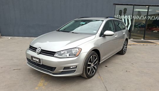 Volkswagen • Golf
