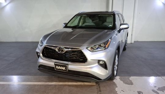 Toyota • Highlander