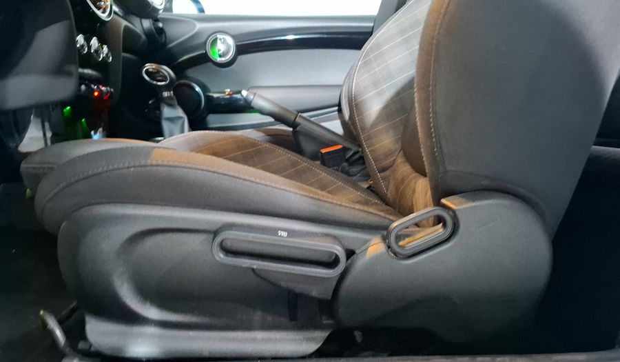 Mini Cooper 1.5 COOPER CHILI AT Hatchback 2017