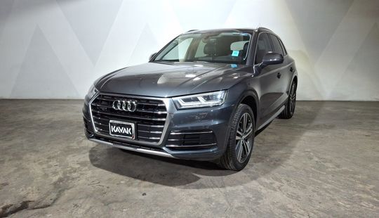 Audi • Q5