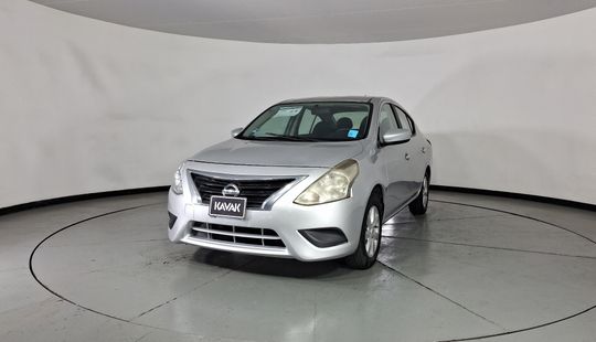 Nissan • Versa