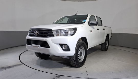 Toyota • Hilux