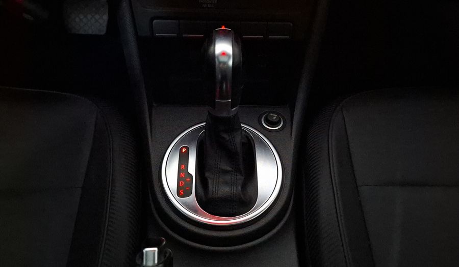 Volkswagen Beetle 2.5 SPORT TIPTRONIC Hatchback 2013