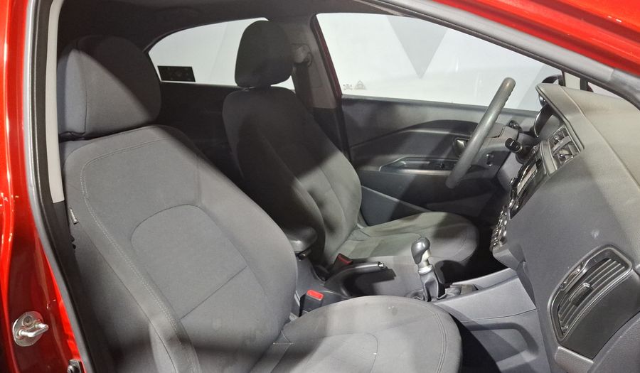 Kia Rio 1.6 EX MT Hatchback 2017
