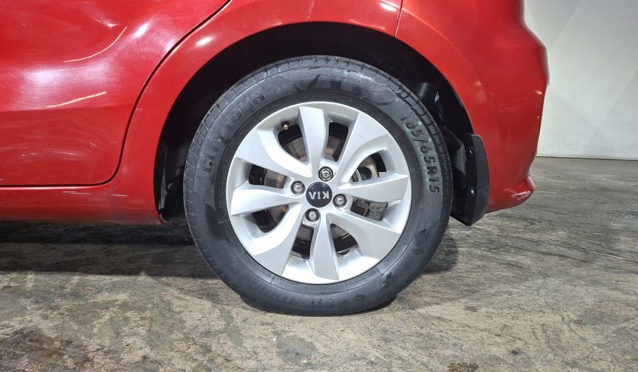 Kia Rio 1.6 EX MT Hatchback 2017