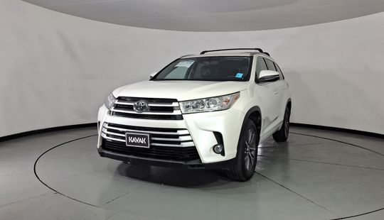 Toyota • Highlander