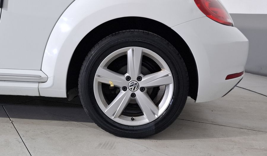 Volkswagen Beetle 2.5 SPORTLINE MT Hatchback 2016
