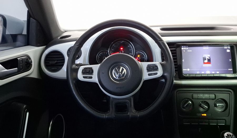 Volkswagen Beetle 2.5 SPORTLINE MT Hatchback 2016