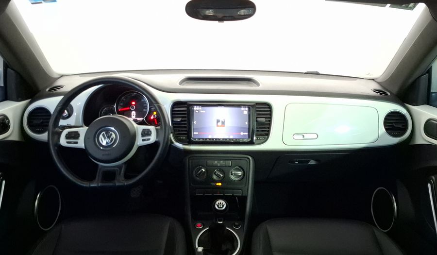 Volkswagen Beetle 2.5 SPORTLINE MT Hatchback 2016