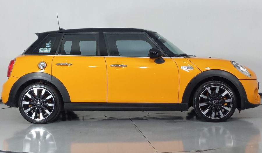 Mini Cooper S 2.0 COOPER HOT CHILI AT Hatchback 2017
