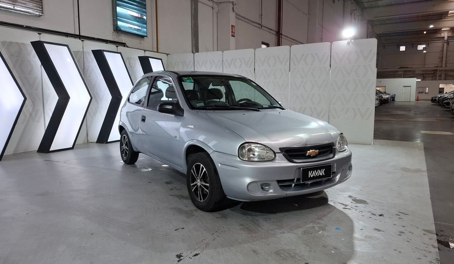 Chevrolet Classic 1.4 LS AA MT Hatchback 2011