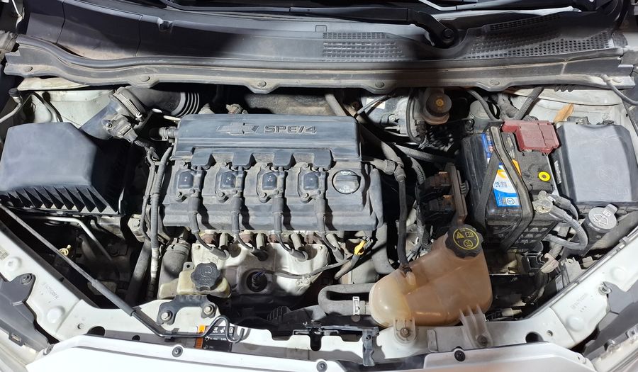 Chevrolet Onix 1.4 LT Hatchback 2013
