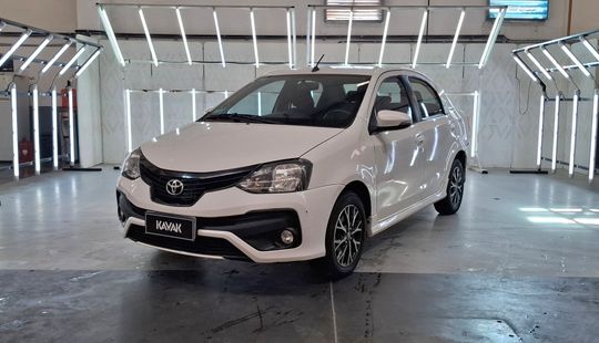 Toyota • Etios