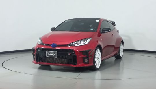 Toyota • Yaris