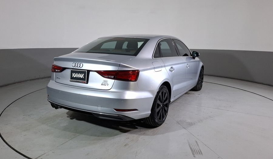 Audi A3 2.0 TFSI SELECT Sedan 2017
