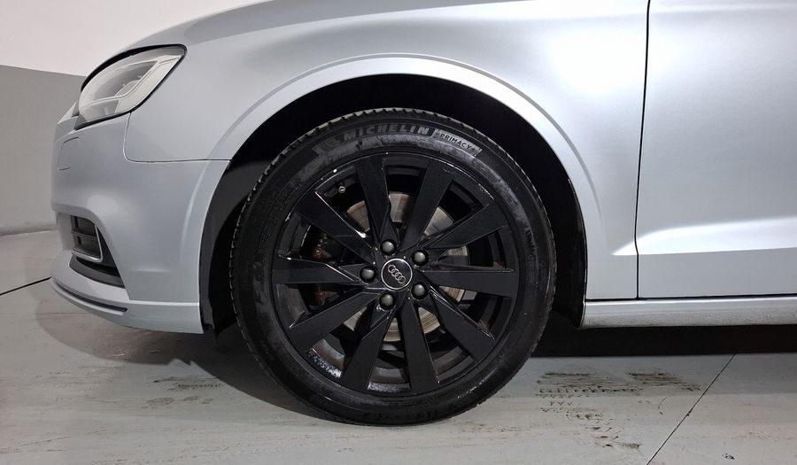 Audi A3 2.0 TFSI SELECT Sedan 2017