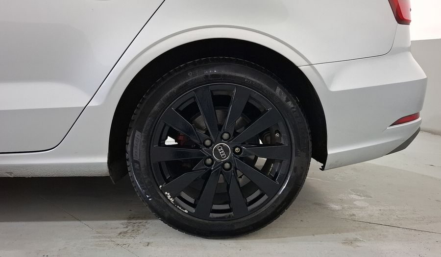 Audi A3 2.0 TFSI SELECT Sedan 2017