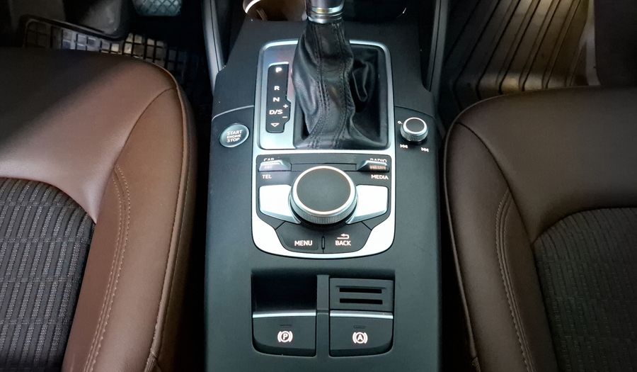 Audi A3 2.0 TFSI SELECT Sedan 2017