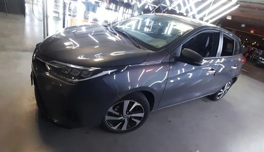 Toyota • Yaris