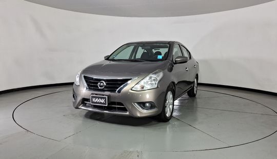 Nissan • Versa