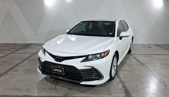 Toyota • Camry