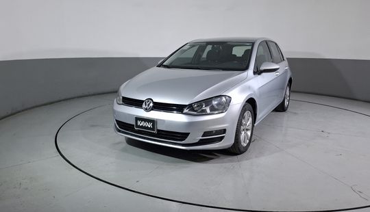 Volkswagen • Golf