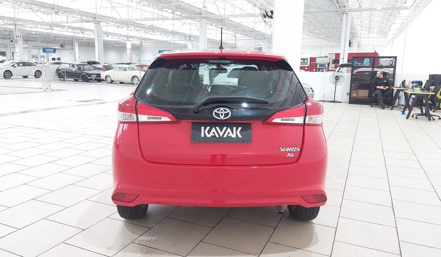 Toyota Yaris 1.5 XL PLUS CONNECT CVT Hatchback 2021