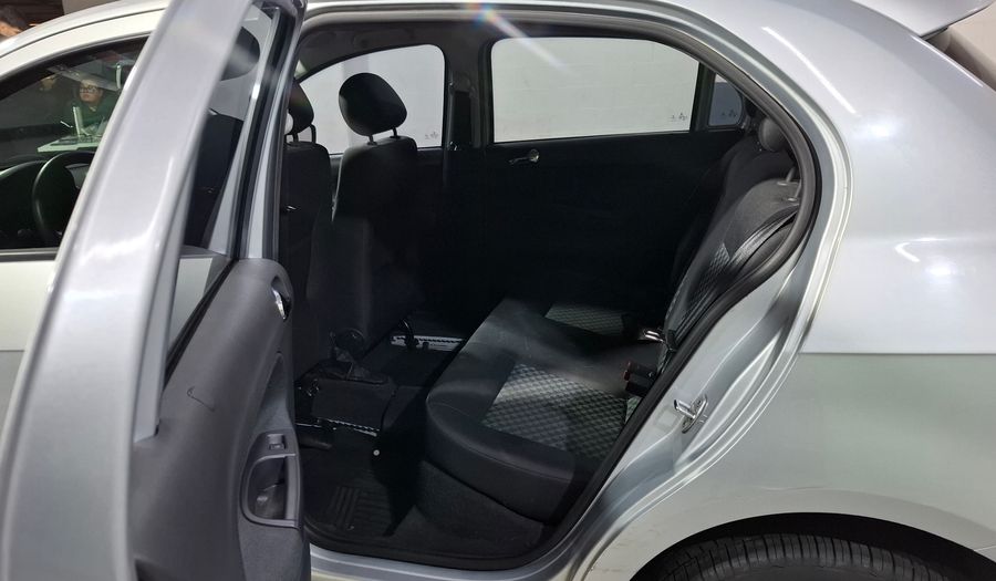 Volkswagen Gol Trend 1.6 HIGHLINE Hatchback 2015