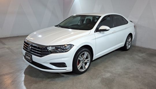 Volkswagen • Jetta