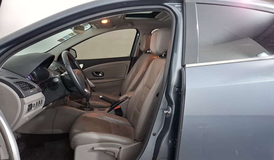 Renault Fluence 2.0 PRIVILEGE Sedan 2014