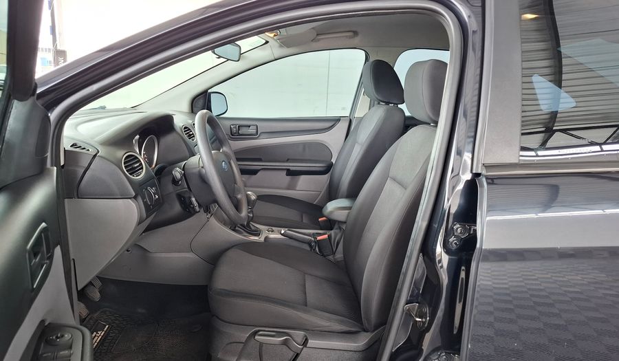 Ford Focus Ii 1.6 TREND Sedan 2013