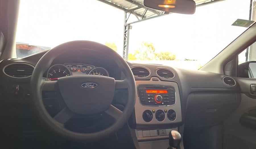Ford Focus Ii 1.6 TREND Sedan 2013