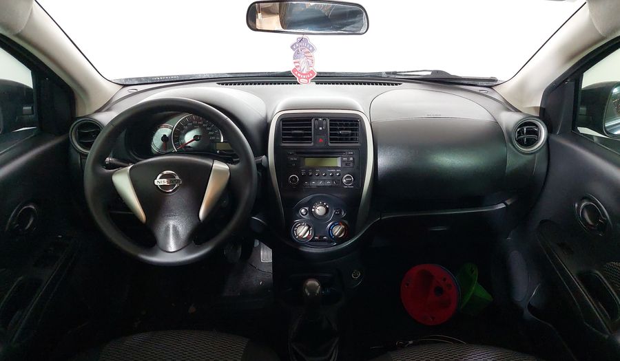 Nissan Versa 1.0 CONFORTO Sedan 2017