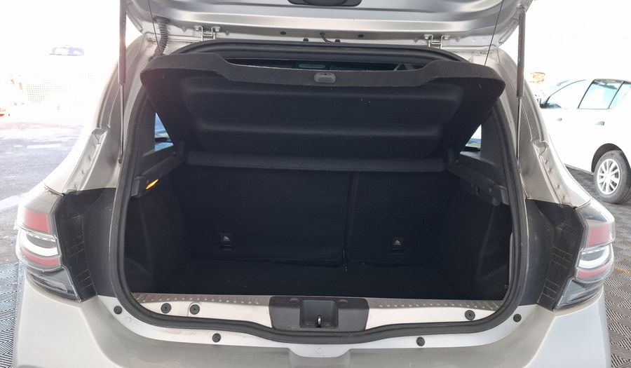 Renault Sandero Stepway 1.6 INTENS Hatchback 2021
