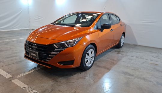 Nissan • Versa