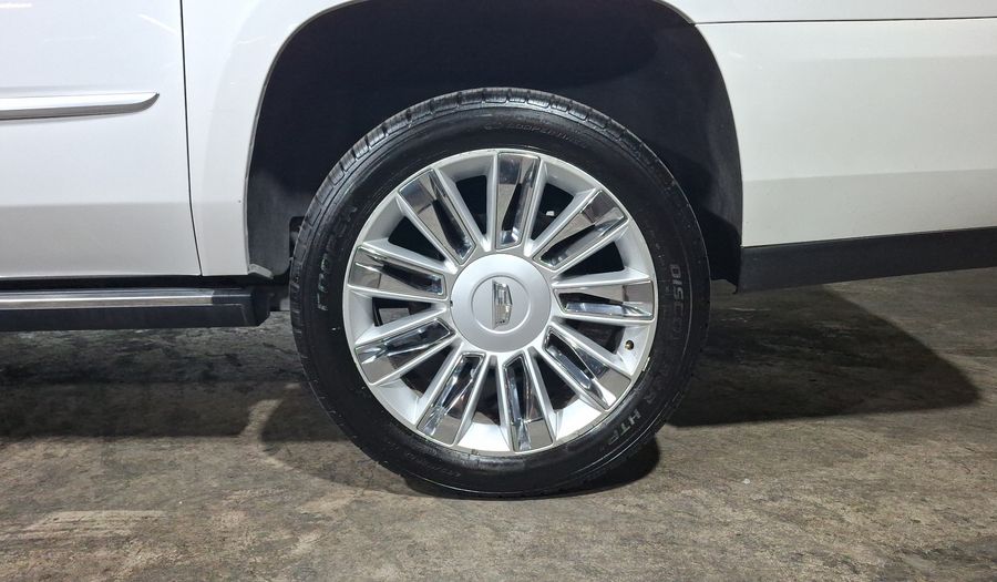 Cadillac Escalade 6.2 ESV SUV P PLATINUM AUTO 4WD Suv 2019
