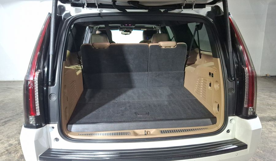 Cadillac Escalade 6.2 ESV SUV P PLATINUM AUTO 4WD Suv 2019