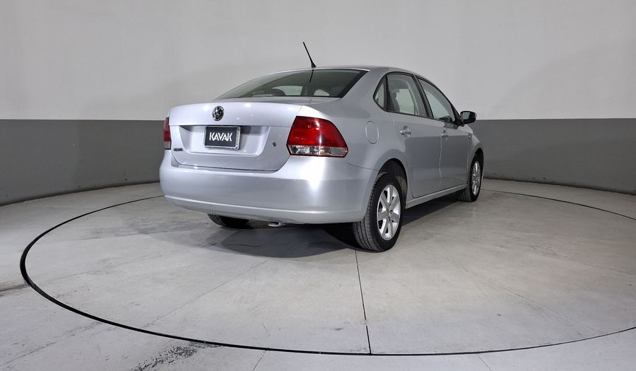 Volkswagen Vento 1.6 ACTIVE TIPTRONIC Sedan 2014