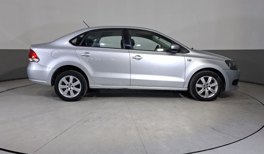Volkswagen Vento 1.6 ACTIVE TIPTRONIC Sedan 2014