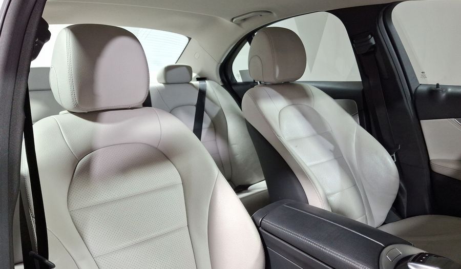 Mercedes Benz Clase C 2.0 200 CGI SPORT AT Sedan 2016