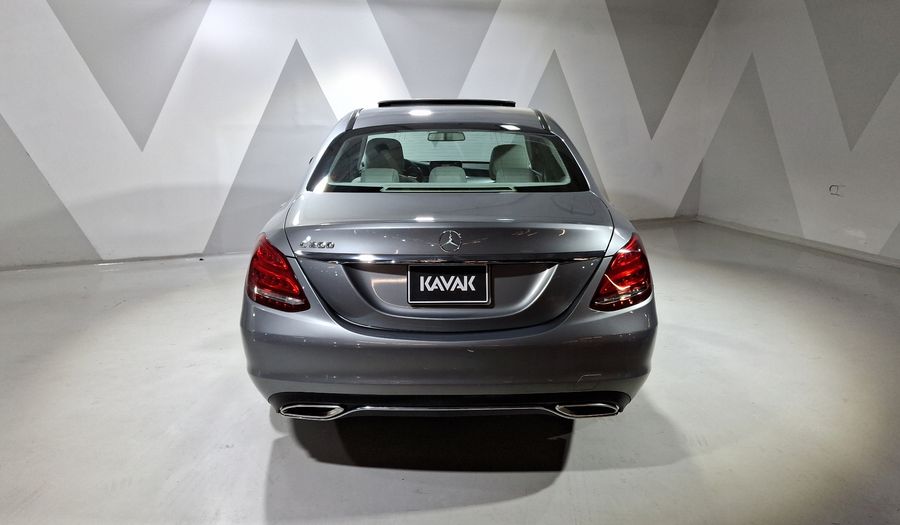 Mercedes Benz Clase C 2.0 200 CGI SPORT AT Sedan 2016