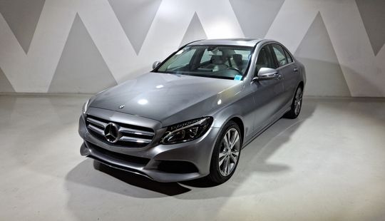 Mercedes Benz • Clase C