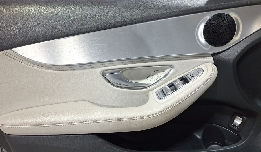 Mercedes Benz Clase C 2.0 200 CGI SPORT AT Sedan 2016