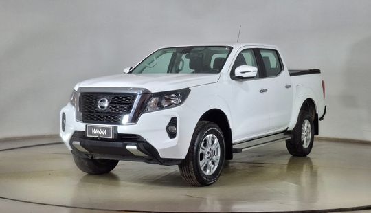 Nissan • Navara